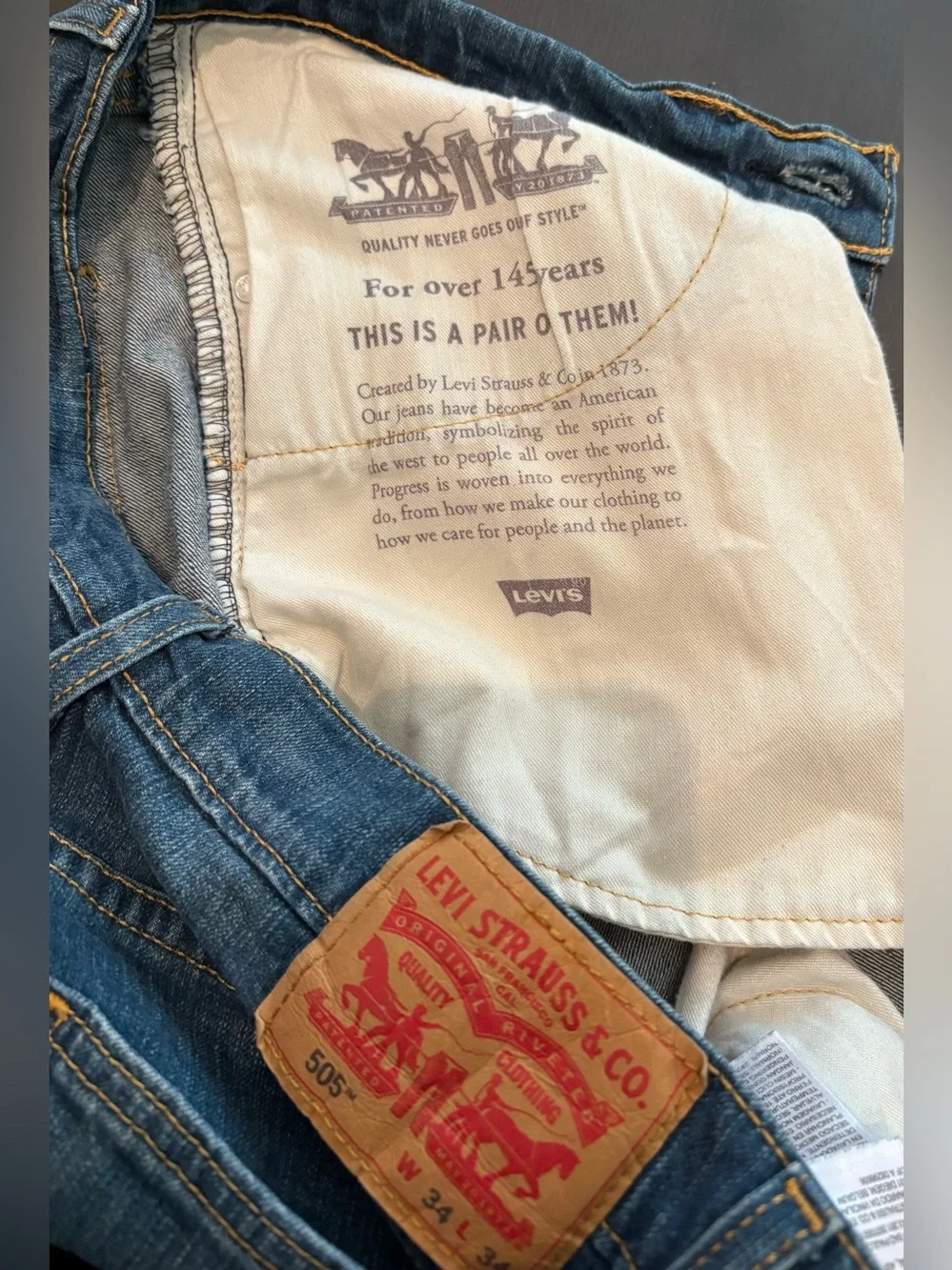 Levis comfortable straight